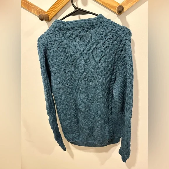 Aran Mor 100% merino wool  -Cable  Crew Neck Sweater with Pockets - Picture 3 of 5